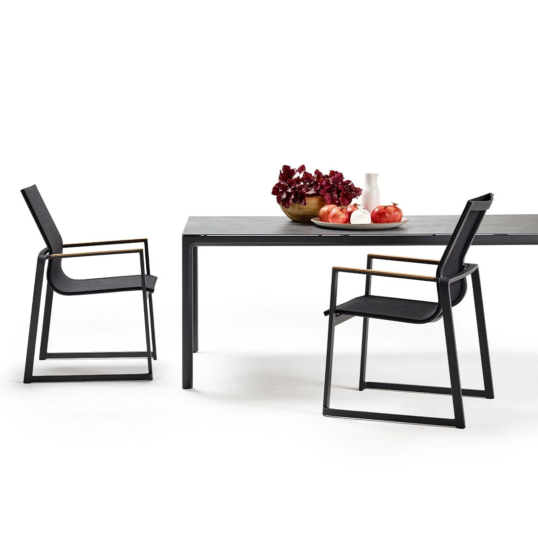 Solpuri Foxx Stapelsessel Aluminium/Textilene/Teak Anthrazit/Coal - Image 6